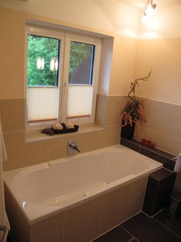bath-tube in premium room in waldwirt